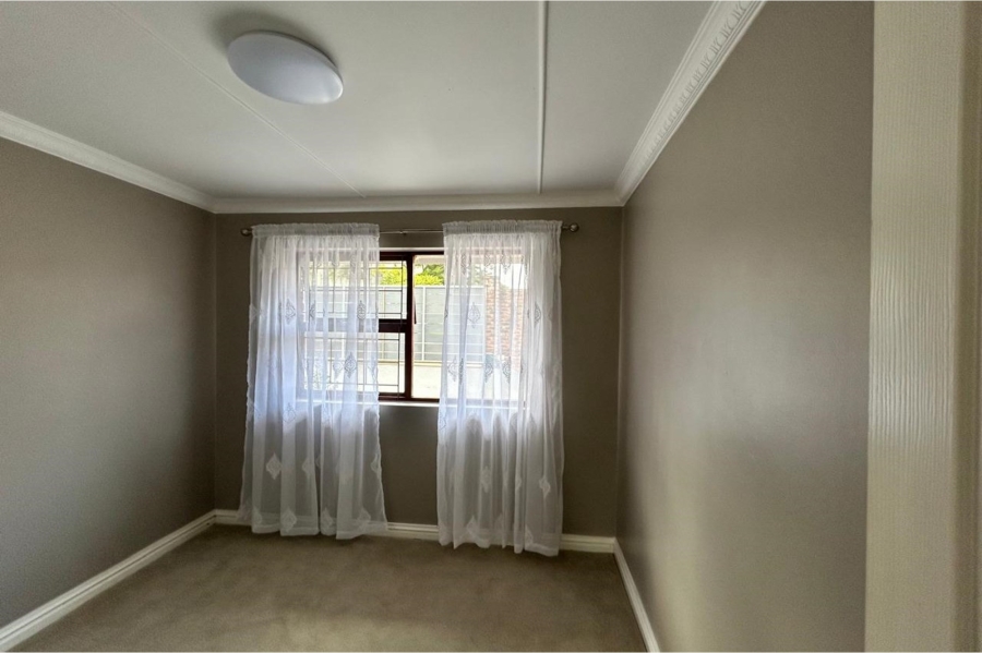 3 Bedroom Property for Sale in Sunrise On Sea Eastern Cape